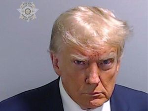 Ada Trump di Balik Upaya Pemakzulan Biden