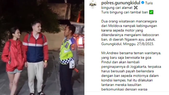 Dua turis Moldova kebingungan cari tambal ban di Gunungkidul dibantu polisi. Foto diunggah Selasa (29/8/2023).