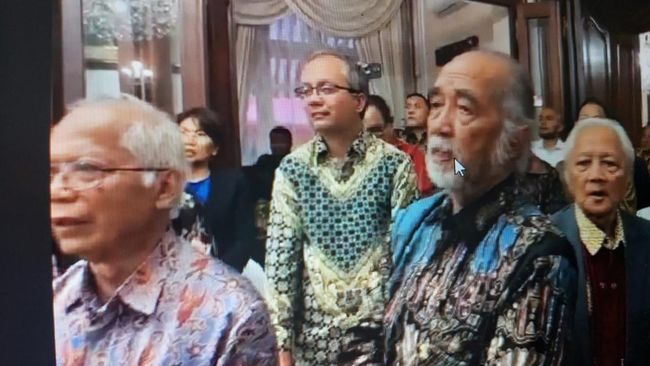 Jerking yigitlarning yaqindan porno suratlari