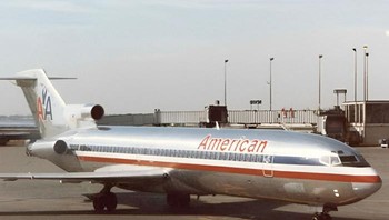 Pada tahun 2003, dua pria mencuri & menerbangkan Boeing 727-223 yang diparkir di Bandara Internasional Luanda (di Angola) dan tak satu pun dari mereka memenuhi syarat untuk menerbangkan pesawat tersebut. Pesawat & orang-orangnya hilang hingga saat ini. Foto: Reddit via demilked