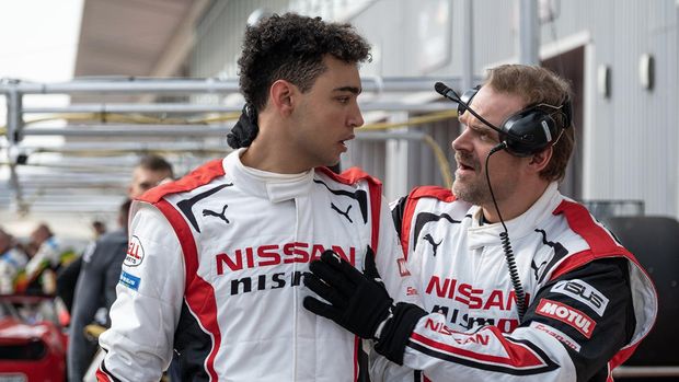 Cuplikan adegan dalam film Gran Turismo (2023).