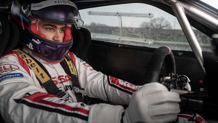 Cuplikan adegan dalam film Gran Turismo (2023).
