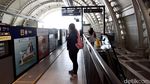 Hari Kedua Beroperasi, Banyak Pekerja Pakai LRT Jabodebek