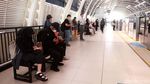 Hari Kedua Beroperasi, Banyak Pekerja Pakai LRT Jabodebek