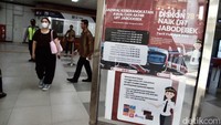Untuk jadwal keberangkatan awal LRT Jabodebek yakni dari Dukuh Atas-Harjamukti 05:09-05:59, Harjamukti-Dukuh Atas 05:09-05:59, Jatimulya-Dukuh Atas 05:00-05:55, Dukuh Atas-Jati Mulya 05:58-06:54. Sedangkan untuk keberangkatan akhir yakni dari Dukuh Atas-Jati Mulya 18:58-19:54, Jati Mulya-Dukuh Atas 18:00-18:55, Harjamukti-Dukuh Atas 17:49-18:39, Dukuh Atas-Harjamukti 17:49-18:39.  