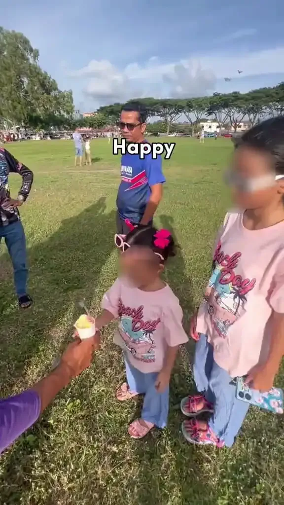 Haru! Ini Alasan Penjual Beri Es Krim Gratis ke Orang Berkebutuhan Khusus