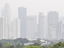 Bahlil: Polusi di Jakarta Akibat Batu Bara dan Fosil