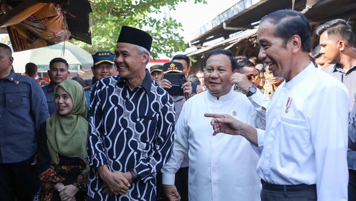 Kala Jokowi Tunjuk Ganjar di Depan Prabowo, Warga Teriaki ‘Presiden’