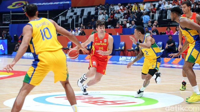 Kalahkan Brasil, Spanyol Juara Grup G FIBA World Cup 2023 Timnas basket Spanyol menjadi juara Grup G FIBA World Cup 2023. Kepastian itu diperoleh setelah La Familia menaklukkan Brasil 96-78 di Jakarta.