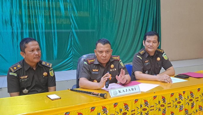 Kejari Jayapura menetapkan Kadishub Mamberamo Raya JW sebagai tersangka kasus dugaan korupsi proyek dermaga rakyat.