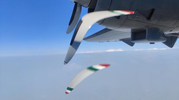 Lapisan layar isotherm di atmosfer yang menghambat polutan terdispersi vertikal.