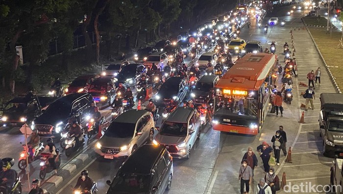 Macet di Tanjung Barat arah ke Depok. (Devi/detikcom)