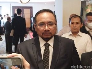 Menag Akan Kaji Wacana Haji Cukup Sekali Bersama Komisi VIII DPR