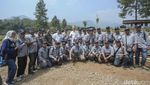 Menko Luhut Tinjau Lokasi Pembibitan Jutaan Pohon di DAS Citarum
