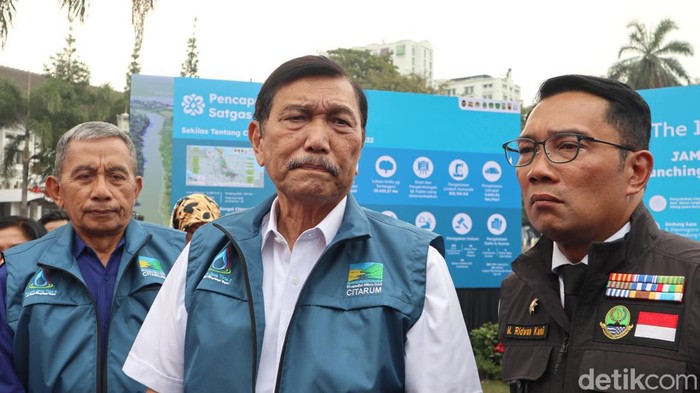Menko Marves Luhut Binsar Panjaitan dan Gubernur Jabar Ridwan Kamil.
