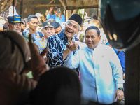 Momen Ganjar Dan Prabowo Salam Komando Di Samping Jokowi