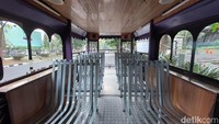 Sesuai dengan namanya, bus ini akan mengajak kamu keliling Bandung dengan rute yang bisa kamu pilih. Sekali jalan, Bandros bisa membawa 22 penumpang.