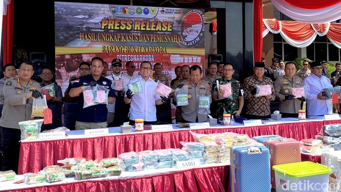 Narkona berbagai jenis dimusnahkan di Polda Jatim