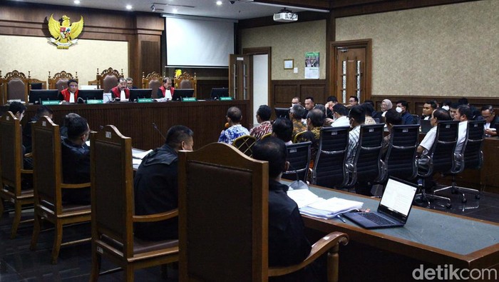Sidang lanjutan dengan terdakwa Johnny G Plate kembali digelar di Pengadilan Tipikor, Jakarta. Sidang menghadirkan saksi dari konsorsium untuk paket 3 proyek BTS Bakti Kominfo.