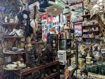 Berburu Harta Karun di Pasar Antik Cikapundung Bandung