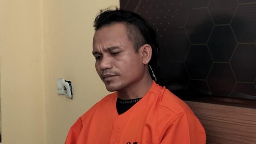 Gede Panaesehan (37) tersangka kasus pencurian mobil di Desa Panji, Kecamatan Sukasada, Kabupaten Buleleng, Bali, dihadirkan saat rilis di Mapolres Buleleng, Selasa (29/8/2023).