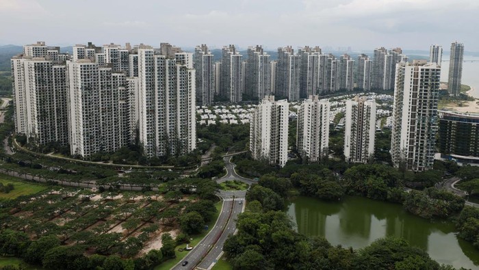A view of a hotel and residential apartments in Country Gardens Forest City development in Johor Bahru, Malaysia August 16, 2023. REUTERS/Edgar Su