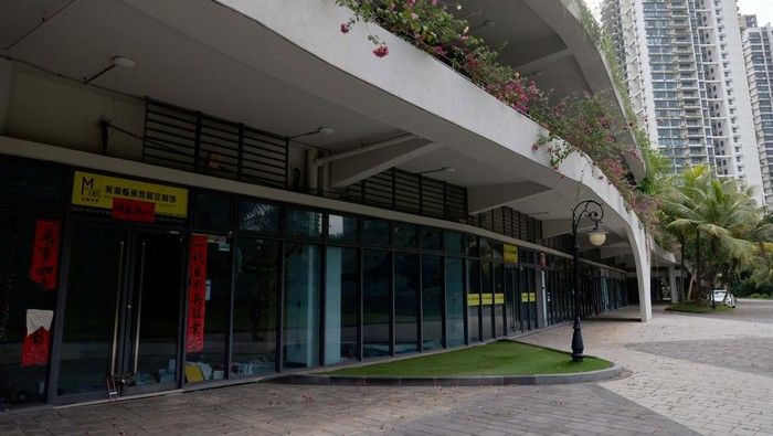 A view of a hotel and residential apartments in Country Garden's Forest City development in Johor Bahru, Malaysia August 16, 2023. REUTERS/Edgar Su