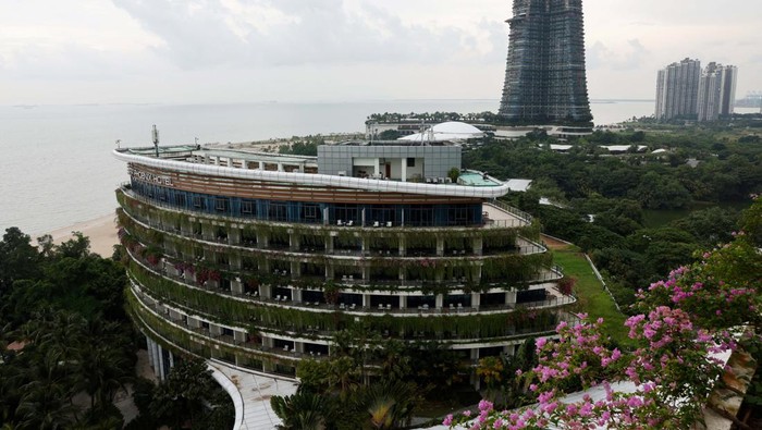 A view of a hotel and residential apartments in Country Gardens Forest City development in Johor Bahru, Malaysia August 16, 2023. REUTERS/Edgar Su