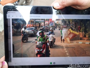 Aksi Pemotor Lawan Arah Berujung Ditilang di Sana-sini