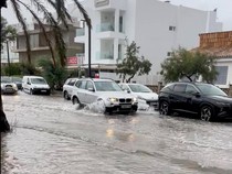 Badai Alice Landa Spanyol, Aktivitas Wisatawan Jadi Terganggu