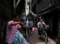 Bikin Konten Bertahan Hidup di Daerah Kumuh India, Youtuber Dihujat!