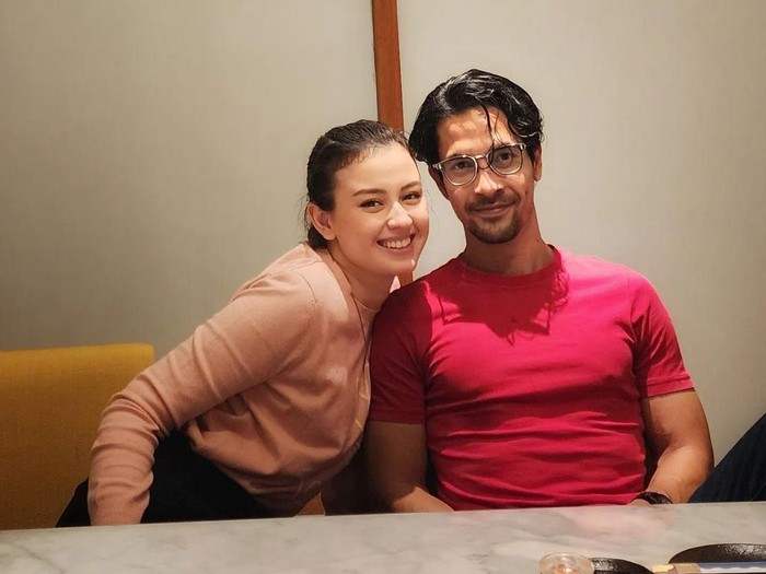 Potret Romantis Kimberly Ryder dan Edward Akbar
