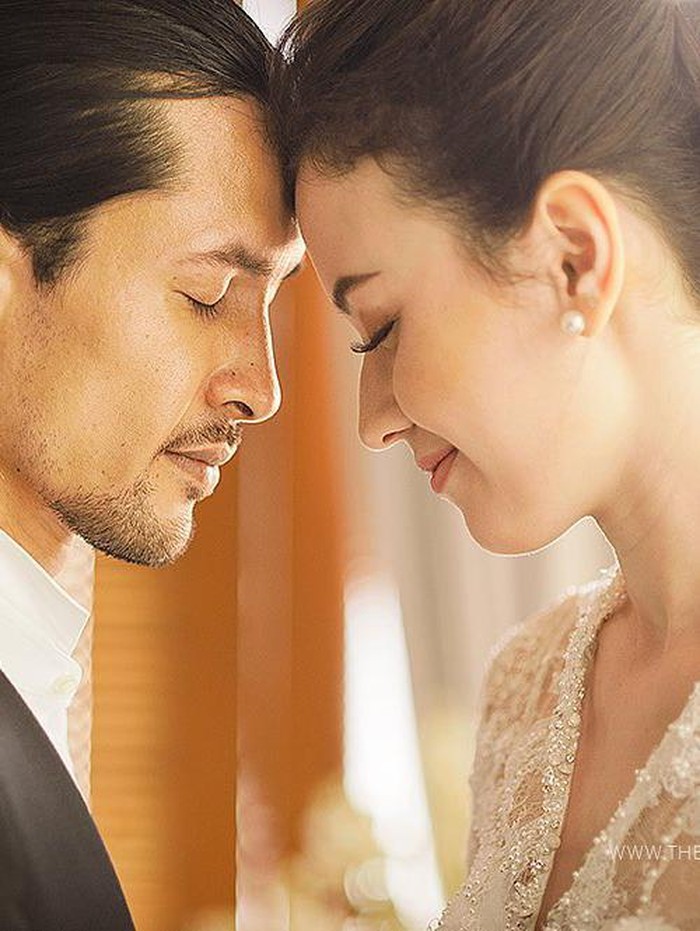 Potret Romantis Kimberly Ryder dan Edward Akbar Potret Romantis Kimberly Ryder dan Edward Akbar