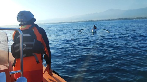 Proses pencarian nelayan hilang asal Buleleng di perairan Yeh Sanih Perairan, Kecamatan Kubutambahan, Buleleng, Senin (28/8/2023). (Dok. Basarnas Bali)