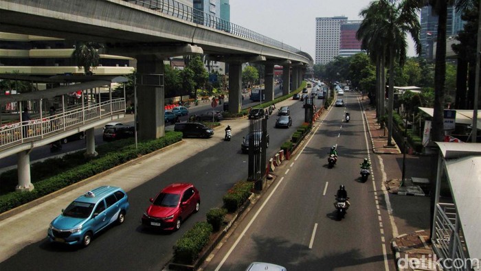 Proyek LRT Selesai, Jalan Rasuna Said Diperbaiki LRT Jabodebek telah resmi beroperasi. Kini Jalan Rasuna Said yang menjadi jalur proyek LRT juga sudah diperbaiki, Selasa (29/8/2023).