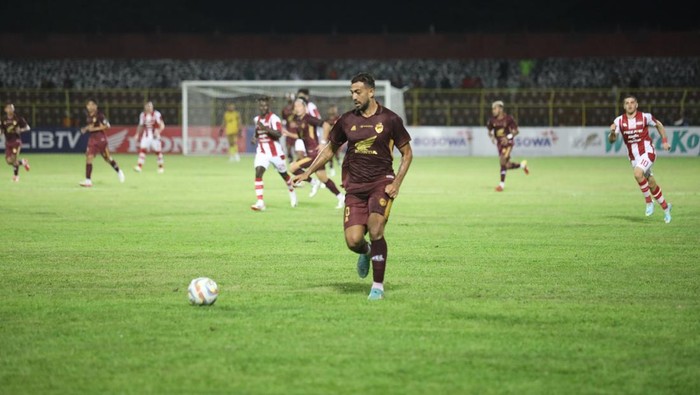 PSM Makassar menang 1-0 atas Persis Solo di Stadion Gelora BJ Habibie, Parepare dalam laga pekan ke-10 Liga 1 2023/2024.