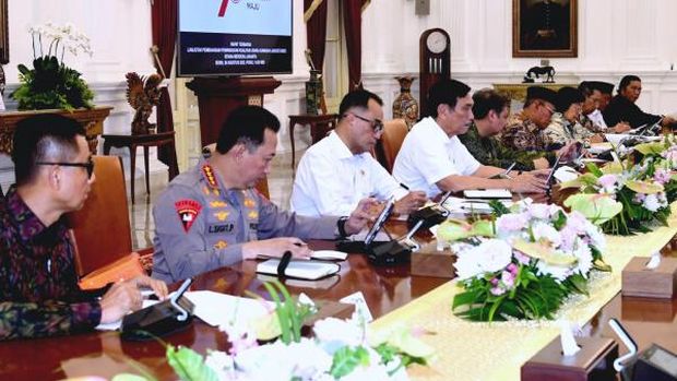 Rapat Terbatas Lanjutan Pembahasan Peningkatan Kualitas Udara Kawasan Jabodetabek yang dipimpin Presiden Jokowi di Istana Merdeka, Senin (28/8) (dok Pemprov Banten)