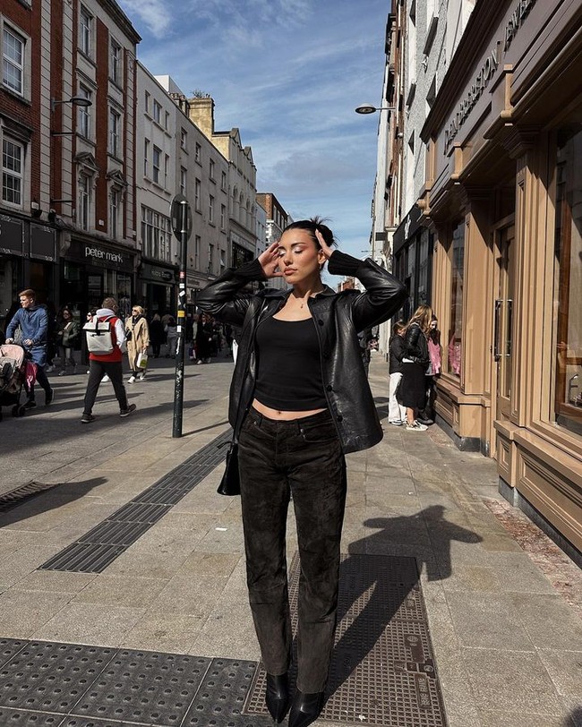 Sejak saat itu, Raquel menyadari potensinya di bidang lain. Aku hanya bersenang-senang dan melakukan apa yang biasanya aku lakukan tapi akhirnya aku makin jago makeup dan merasa terlalu cantik untuk tidak berada di depan kamera, kata Raquel. Foto: Instagram @reitxmakeup