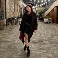 Pernyataannya cukup kontroversial karena alasan dibalik berhenti kuliah bukan terkait kesulitan atau keterbatasan. Foto: Instagram @reitxmakeup