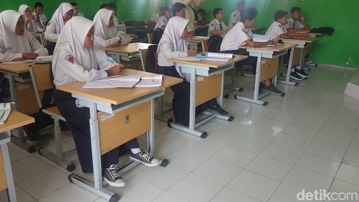 Sekolah di Lamongan yang gurunya sempat cukur rambut siswi gegara tak pakai ciput.