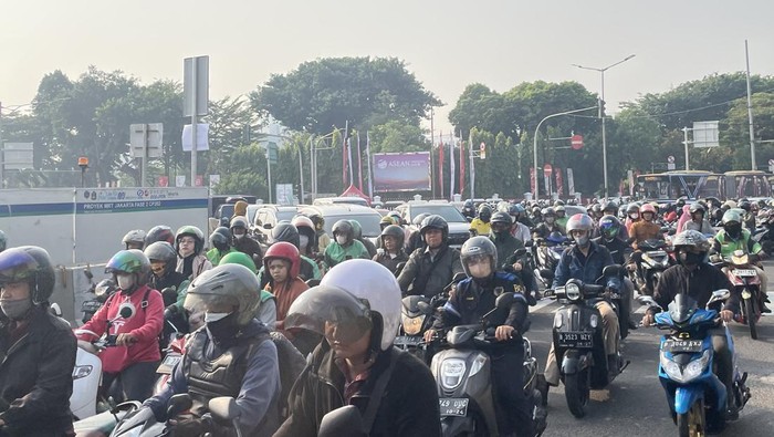 Simpang Harmoni Macet Parah Imbas Proyek MRT