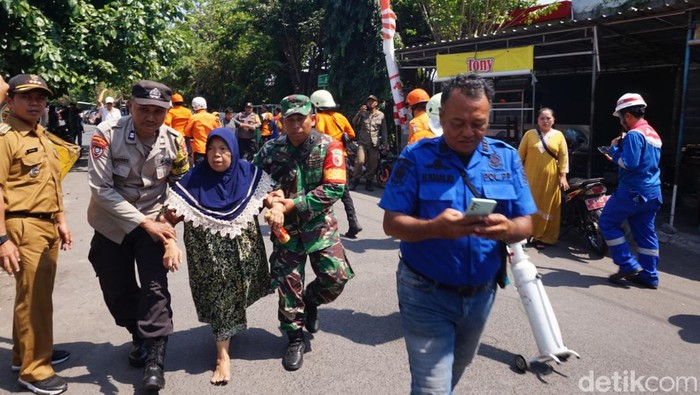 simulasi kebakaran surabaya