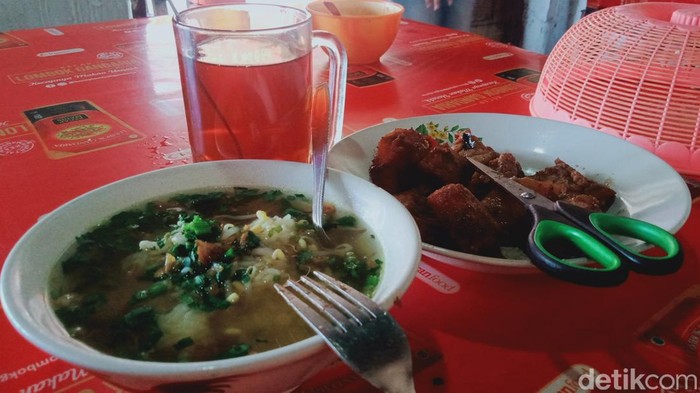 Warung soto Gunting Pak Randy di jalan Jogja-Solo, Desa Klepu, Kecamatan Ceper, Klaten.