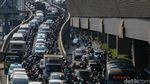 Sudah Ada LRT, Lalin Jalan Gatsu Tetap Macet Pagi Ini