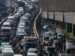 Macet di Kawasan Pancoran Terparah Saat Pengalihan Arus, Ini Sebabnya