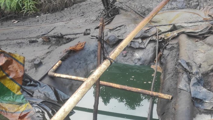 Polisi gerebek lokasi penambangan minyak ilegal di Desa Bungku, Batanghari.