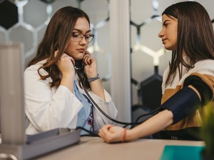 Viral Cuplikan Sinetron Tensi 143/165 Bikin Gaduh, Normalnya Berapa Sih?