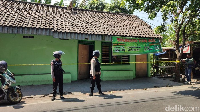 TKP warung nasi milik korban di Mojokerto