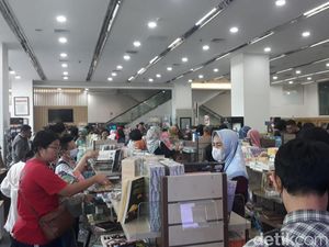 Mau Tutup Selamanya, Toko Gunung Agung Cuci Gudang Besar-besaran!