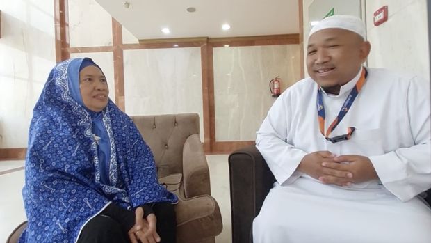 Tour Leader Arminarekaperdana, Dwi Iswahyudi yang sempat tertahan di Arab Saudi karena masalah identitas.
